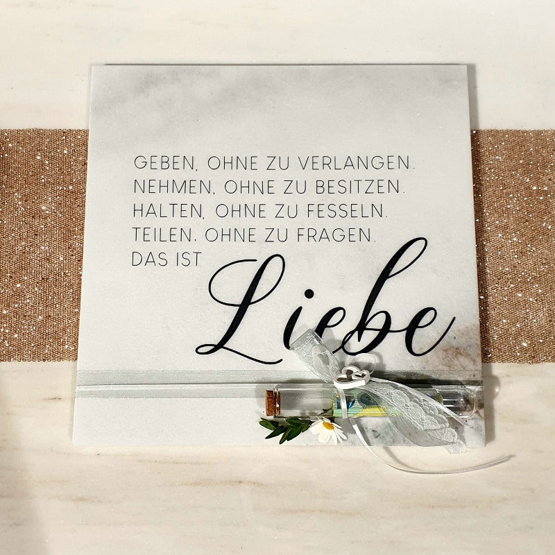 Laaser Marmorplatte „Das ist Liebe“ – handgefertigt in Südtirol