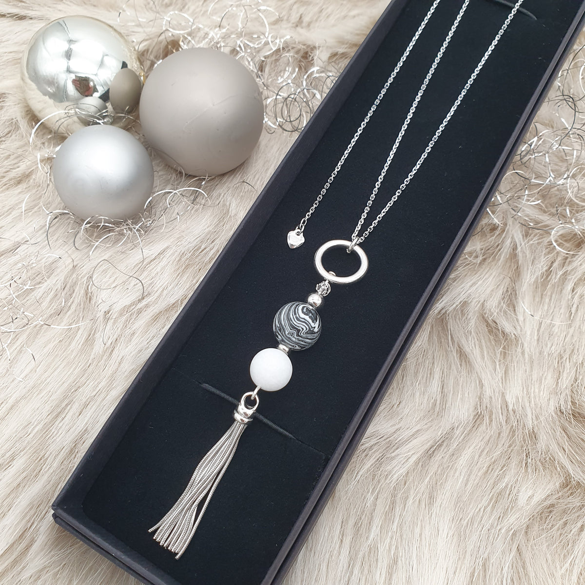 Halskette "black & white"