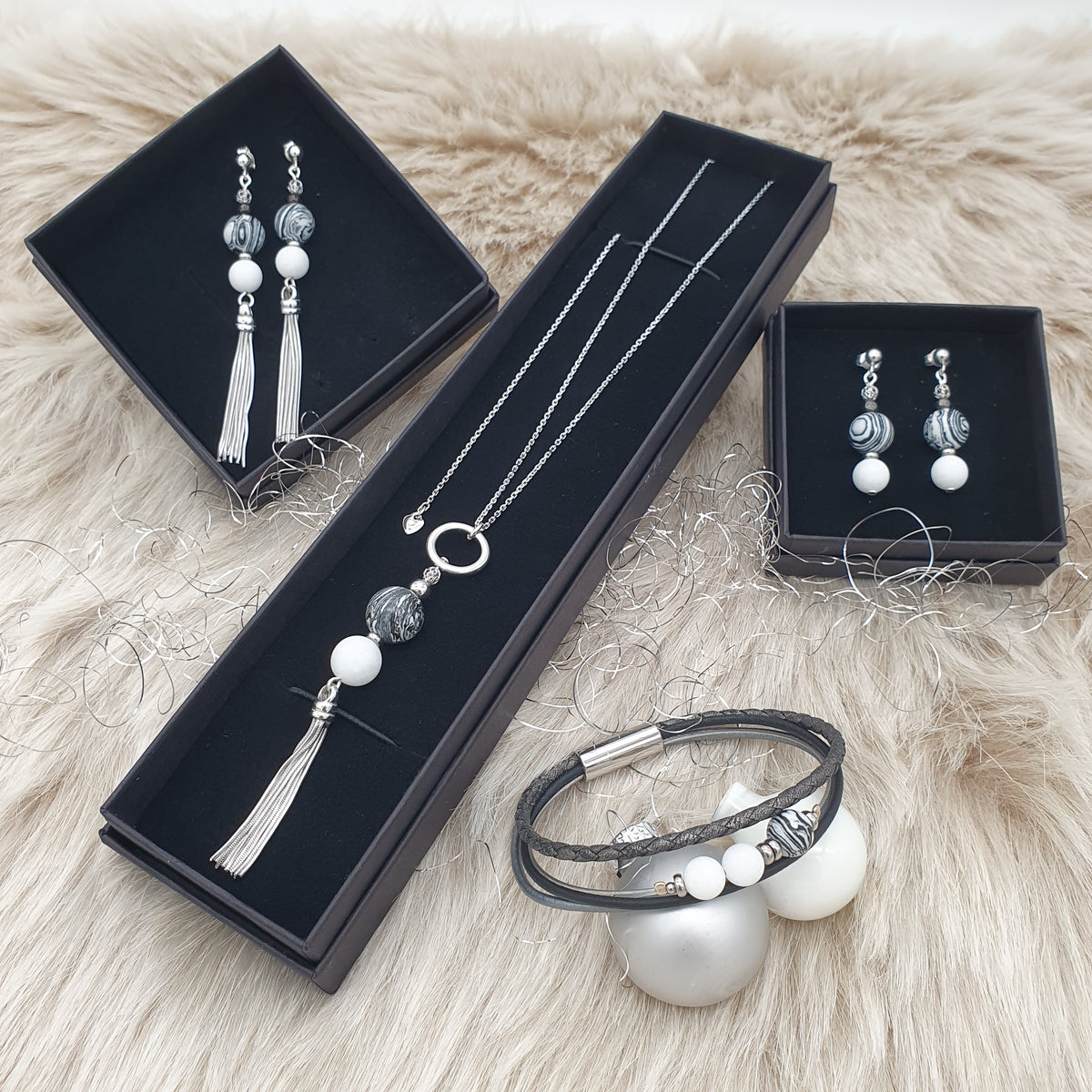 Halskette "black & white"