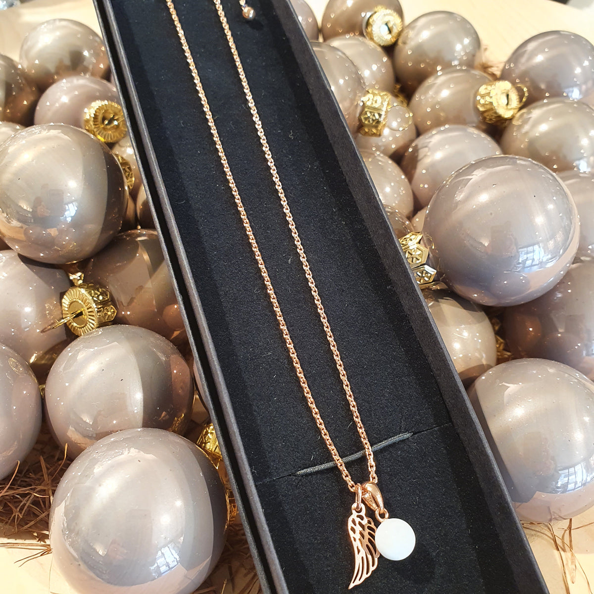 Necklace &quot;Angel&quot;, rosé