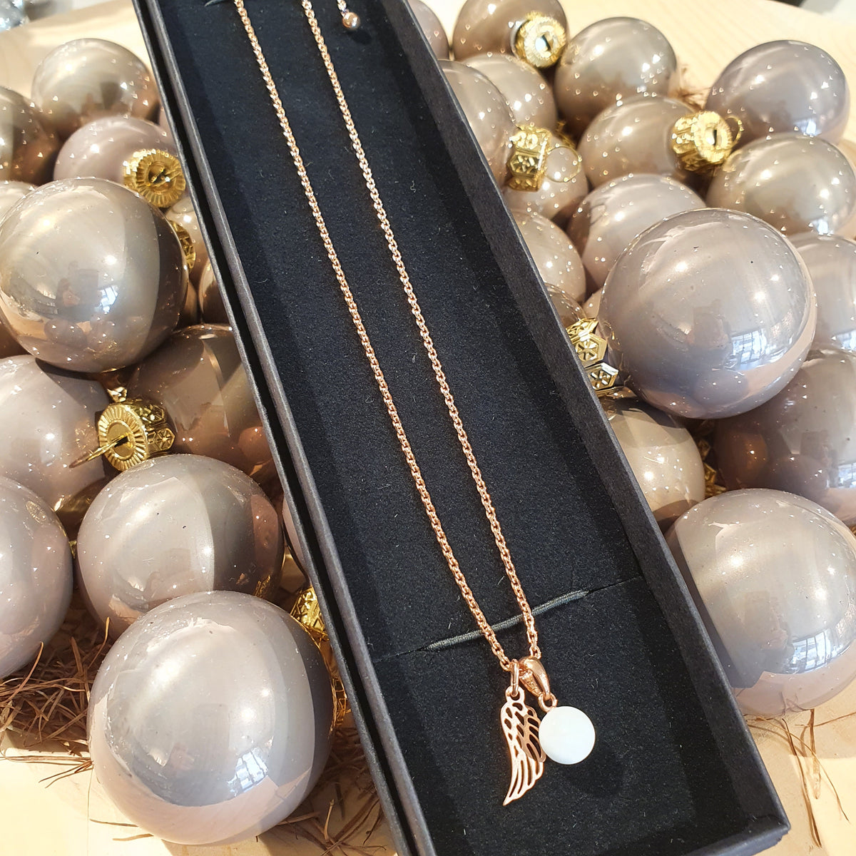 Necklace &quot;Angel&quot;, rosé