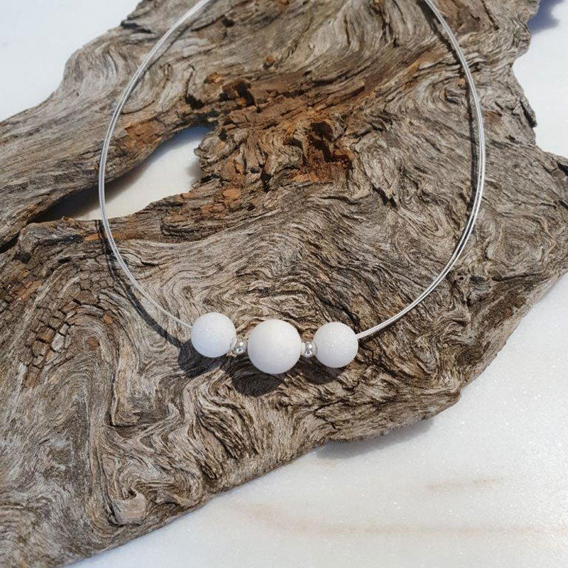 Collier mit Marmorkugeln