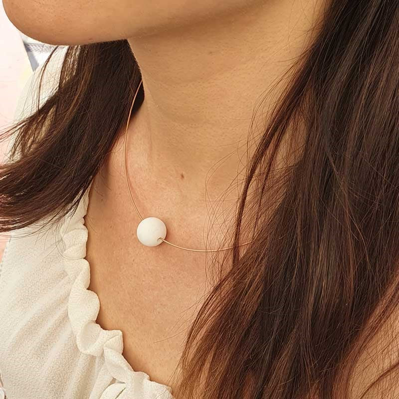 Rose necklace with marble ball